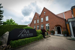 Отель Hotel & Restaurant Alte Schule  Зик